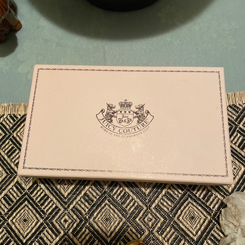 Juicy couture wristlet wallet